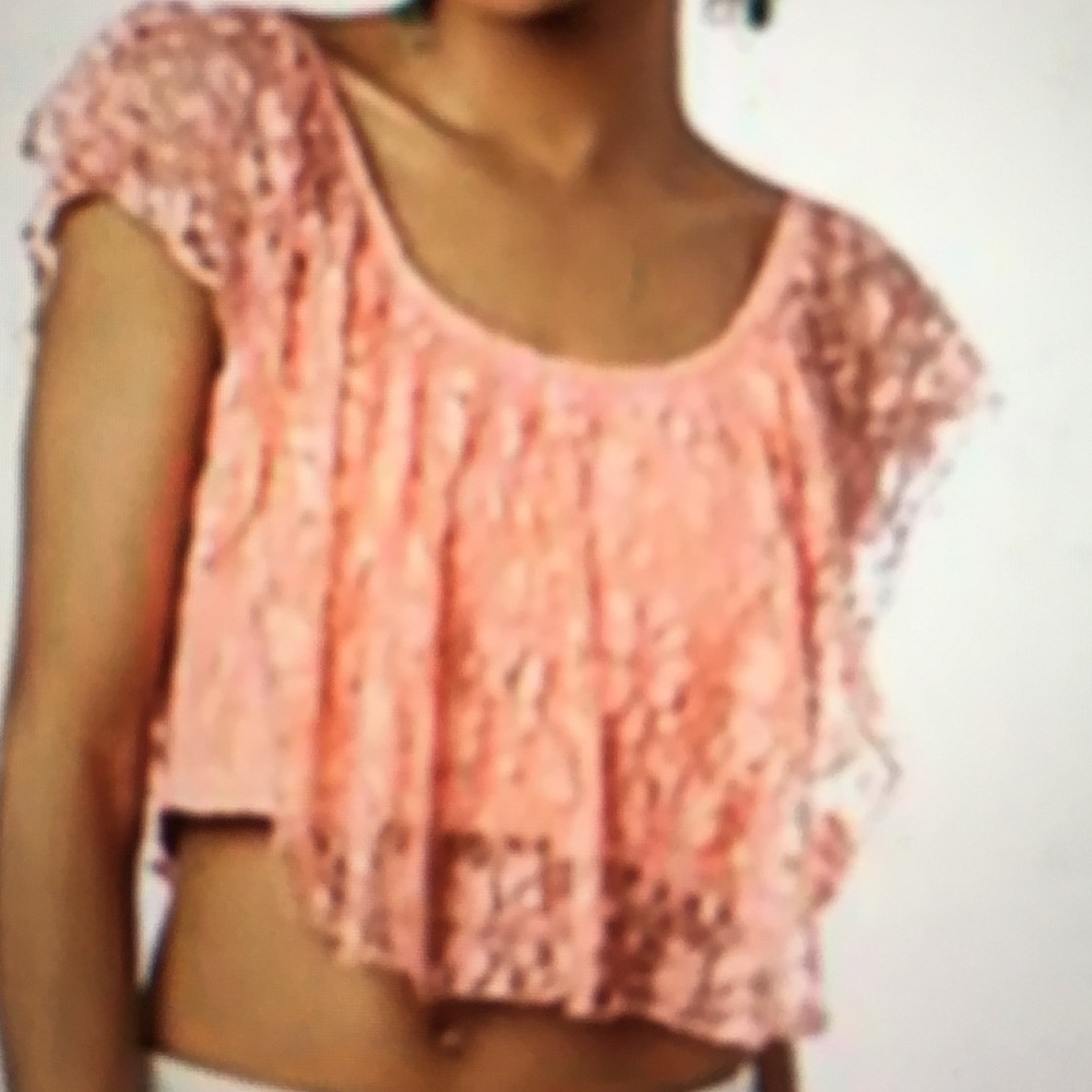 RUE 21 PEACH LACE FLUTTER CROP TOP W CAP SLEEVES